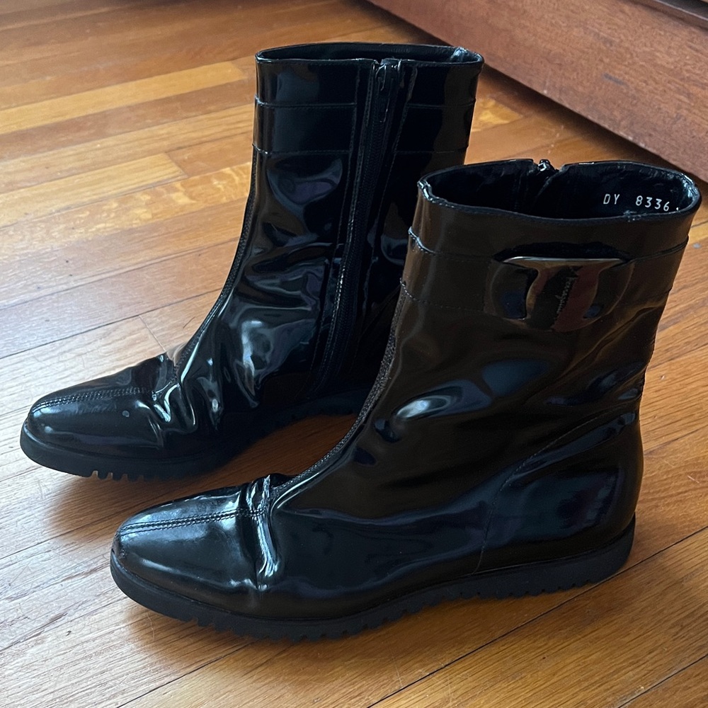 Salvatore Ferragamo Vintage Patent Leather Boots Like new condition Size 8